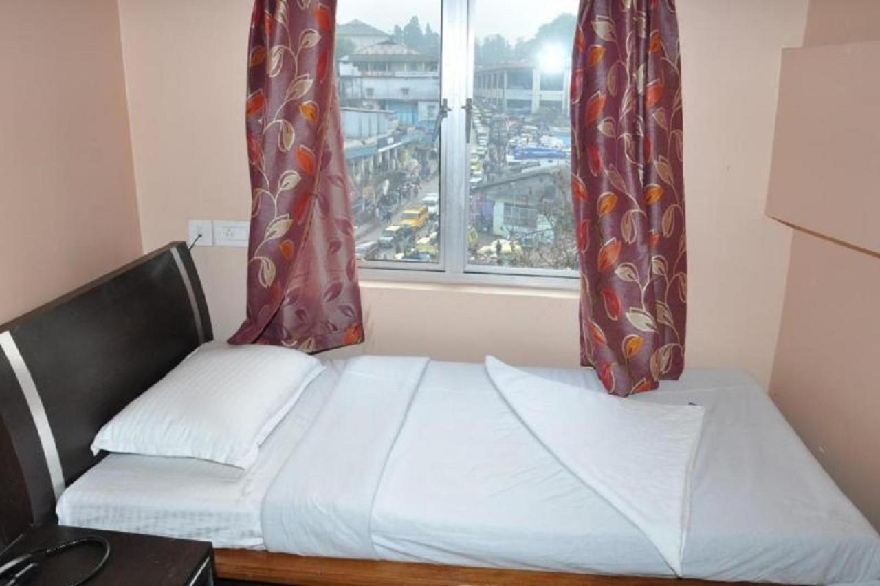 Hotel Barbareek Shillong Zewnętrze zdjęcie